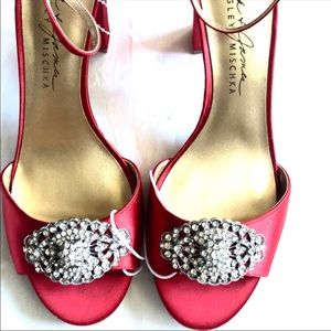 NEW Badgely Mischka satin ankle-strapped rhinestone encrusted red heels size 7M.